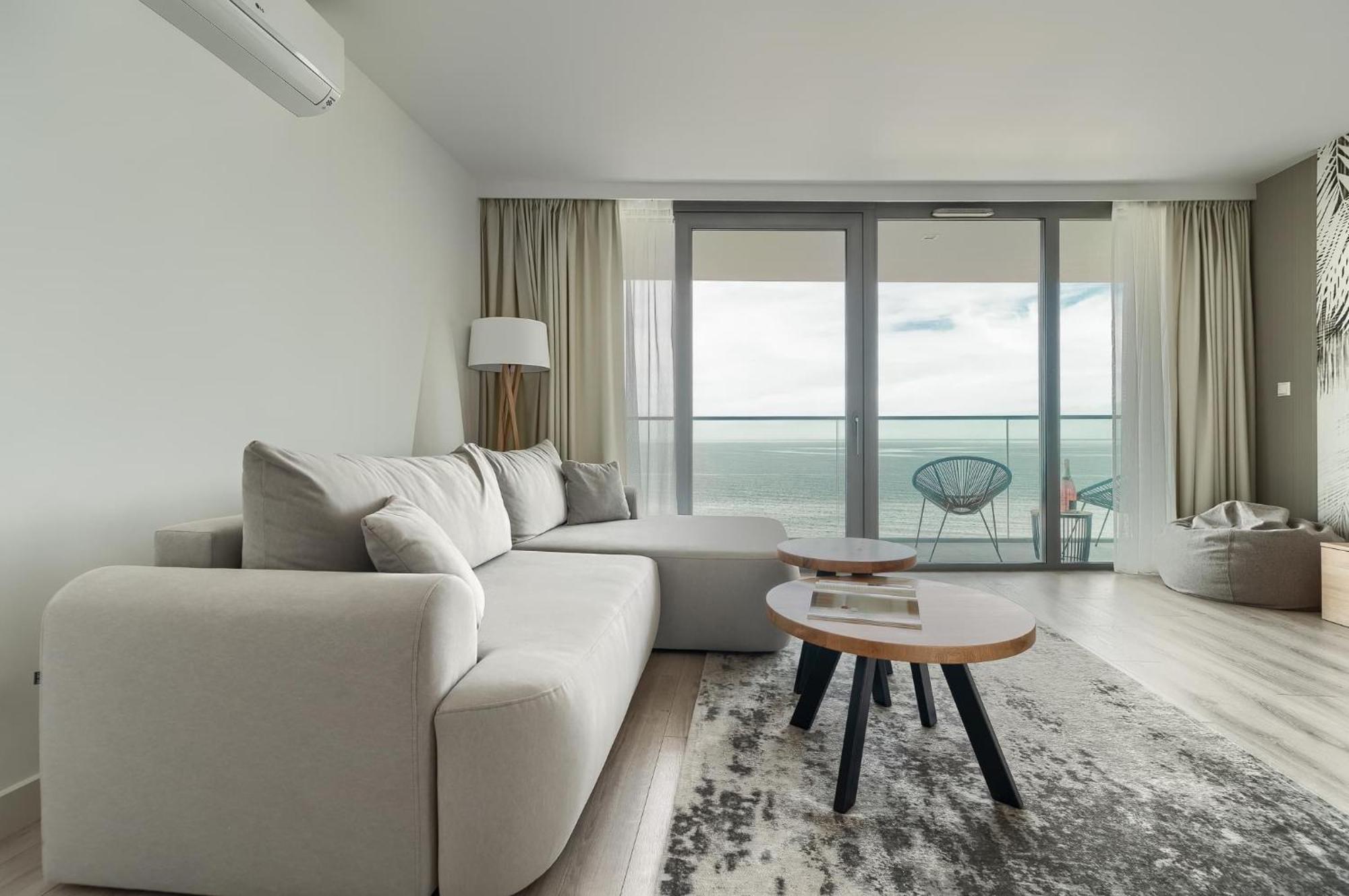 Wave Front Sea View 7 Floor Apartment *